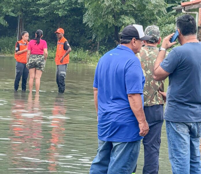 Alagamentos na cidade de Potim (Foto: reprodução PMP)