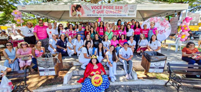 Mulheres se reúnem em Pindamonhangaba (Foto: divulgação PMP)