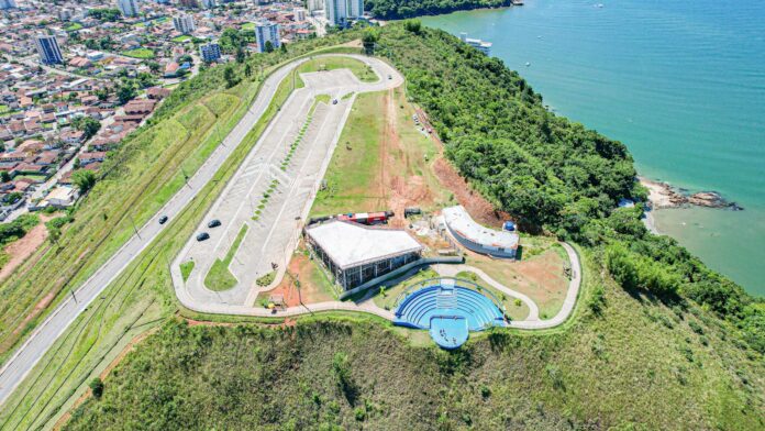 Complexo do Camaroeiro, ao lado do Morro Santo Antônio, ponto turístico alvo de polêmica em Caraguá por concessão comercial