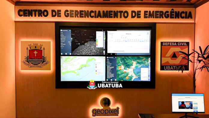 Estrutura de monitoramento no Centro de Gerenciamento de Emergências, inaugurado em Ubatuba