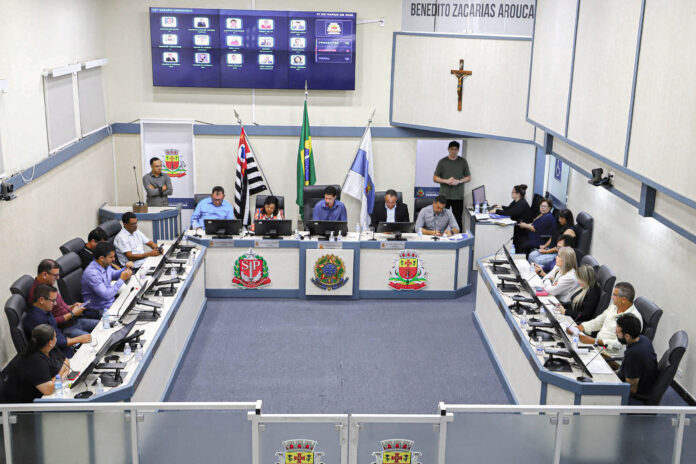 Sessão da Câmara do último dia 21, que abordou problemas e demandas na rede municipal de Saúde de Caraguá