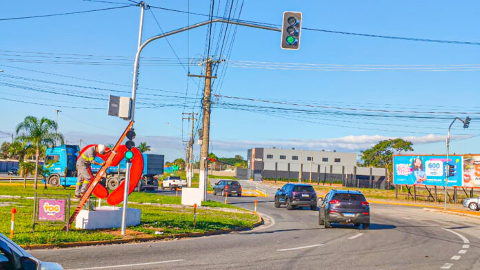 Trecho entre os bairros do Cidade Jardim e Araretama atendido por sistema experimental, iniciado nesta segunda-feira