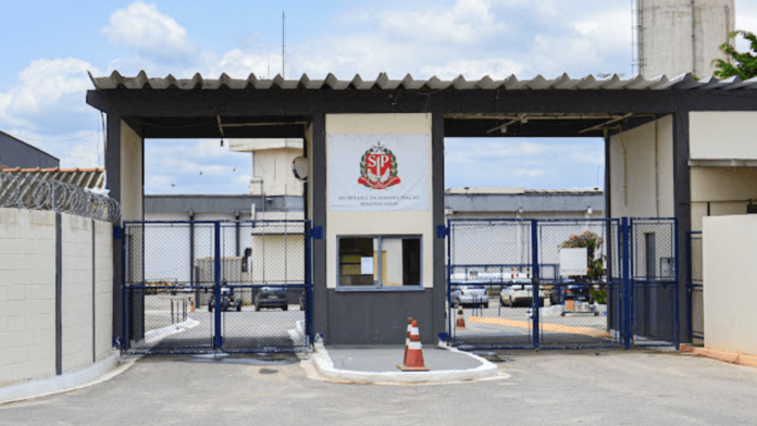 A entrada da P2 de Potim, que registrou rebelião com duas mortes e detentos feridos; 19 pessoas são indiciadas