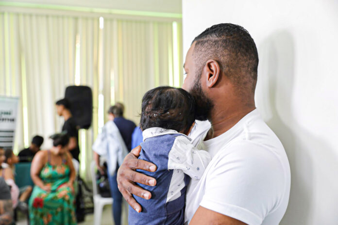 Participantes do mutirão “Meu Pai Tem Nome”, que tem inscrições abertas até o próximo dia 30; unidades na região (Foto: Reprodução)