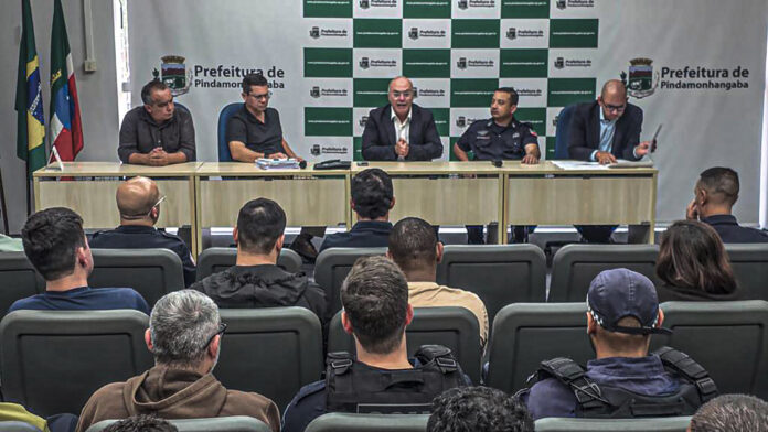 Reunião em Pinda que debateu melhorias na estrutura e sistema de atuação da GCM nas ruas da cidade